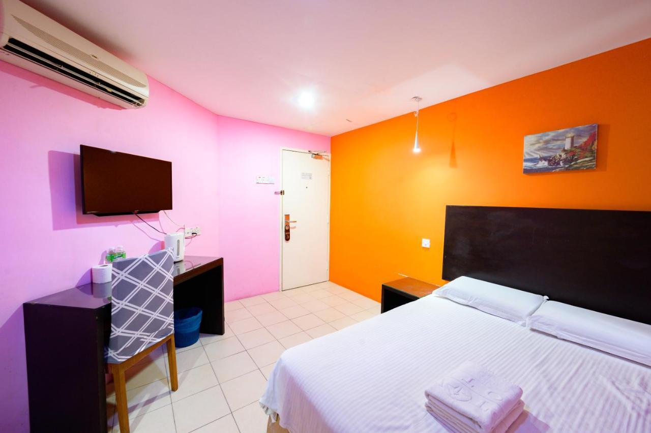 Uptown Hotel Kajang Bagian luar foto