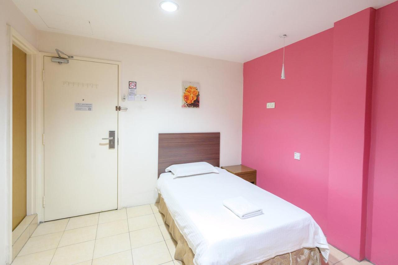 Uptown Hotel Kajang Bagian luar foto