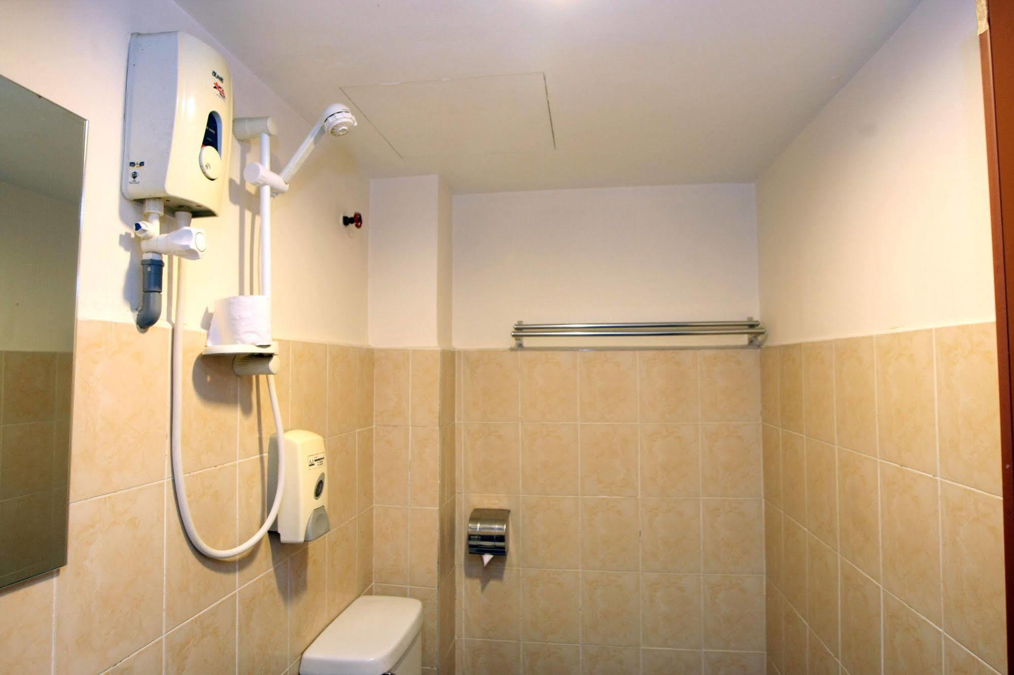 Uptown Hotel Kajang Bagian luar foto