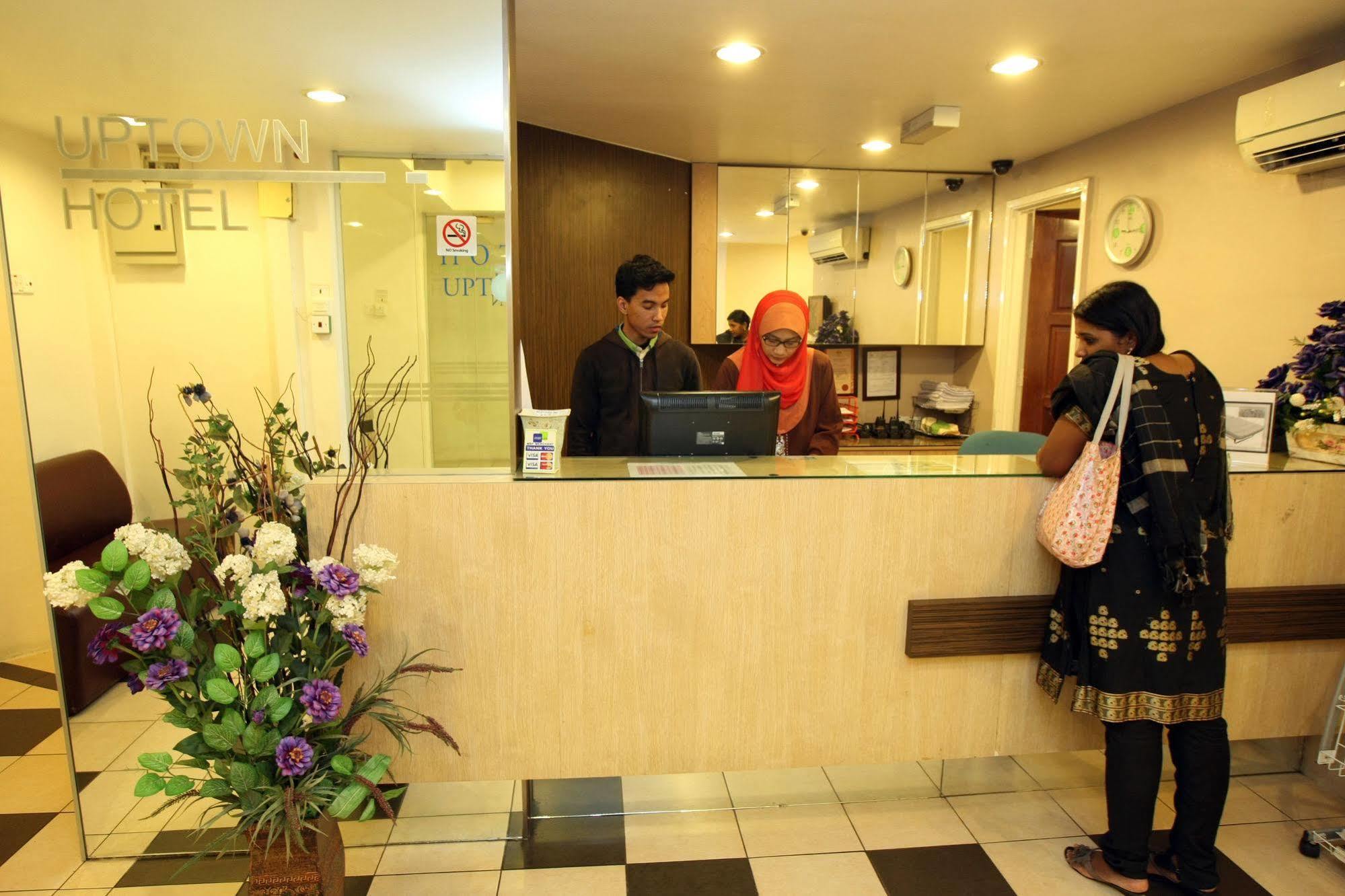 Uptown Hotel Kajang Bagian luar foto