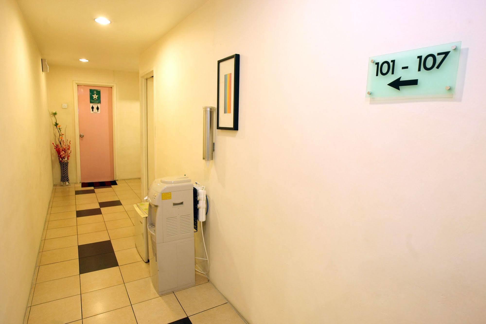 Uptown Hotel Kajang Bagian luar foto