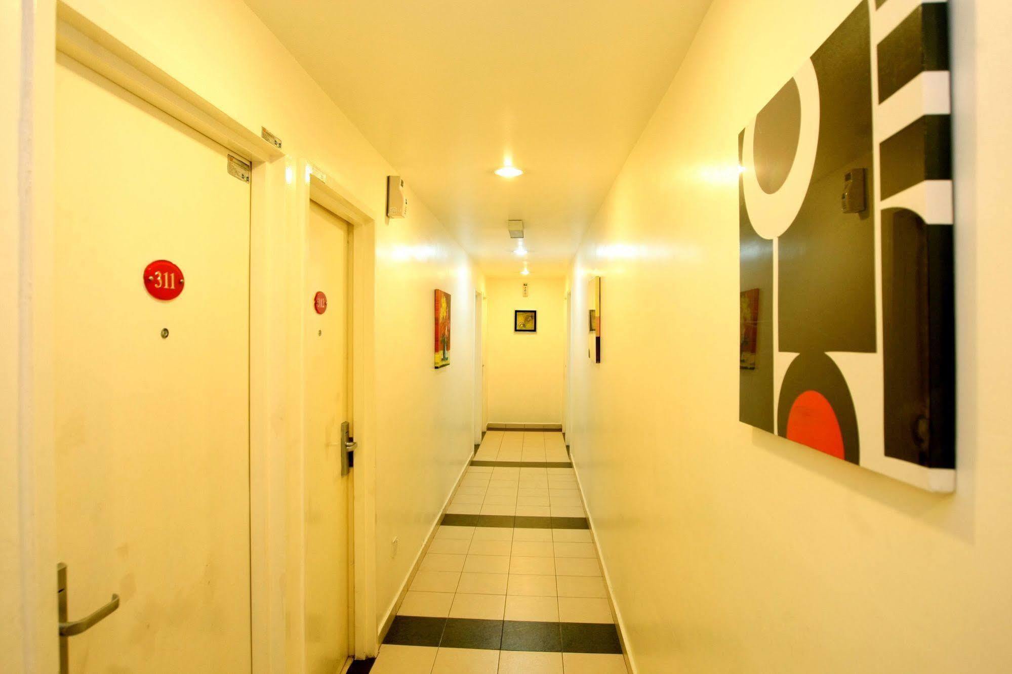 Uptown Hotel Kajang Bagian luar foto