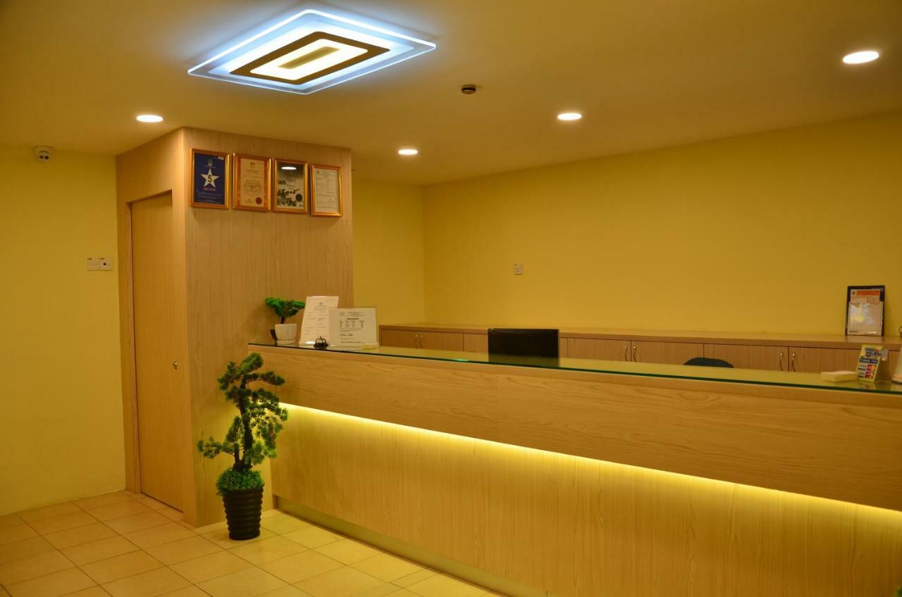 Uptown Hotel Kajang Bagian luar foto