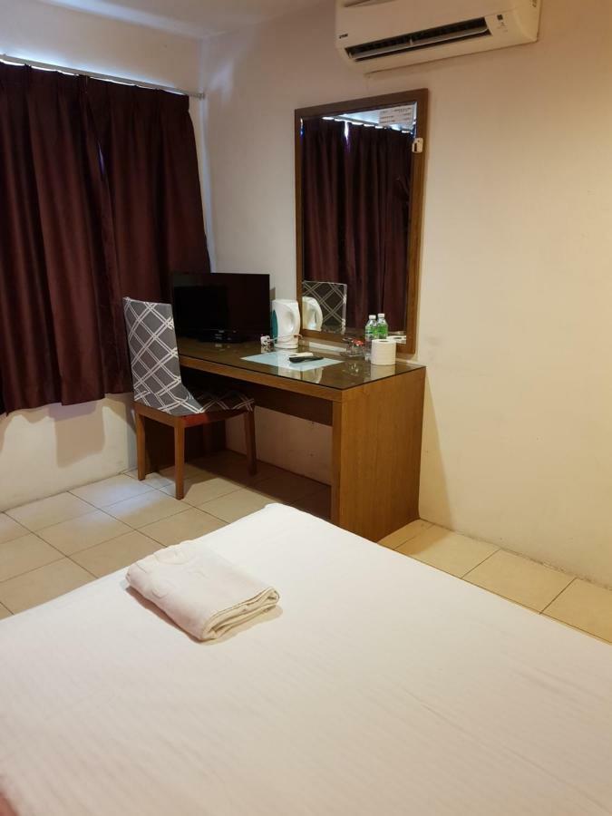 Uptown Hotel Kajang Bagian luar foto