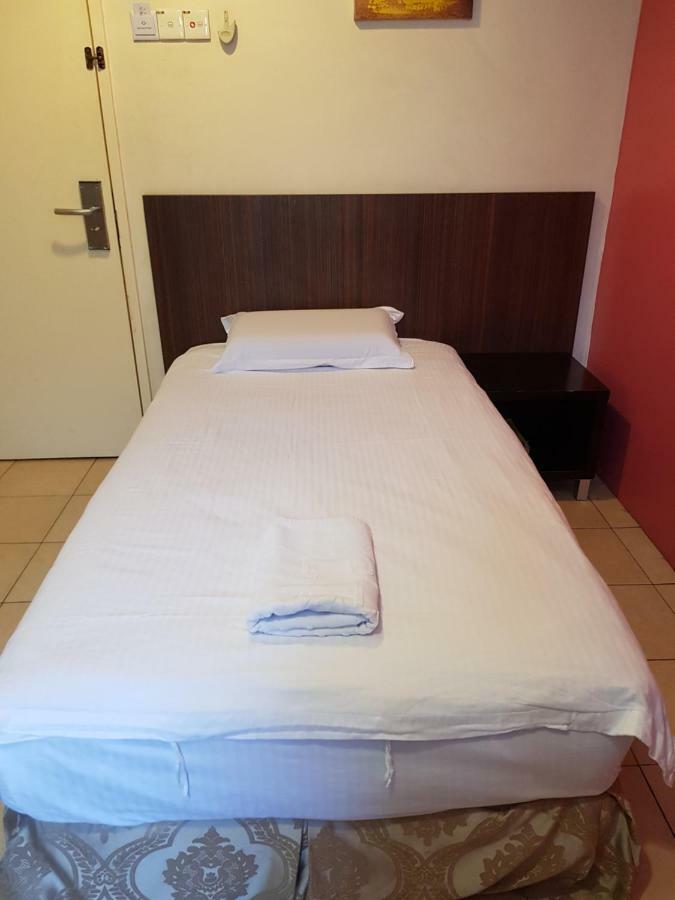 Uptown Hotel Kajang Bagian luar foto